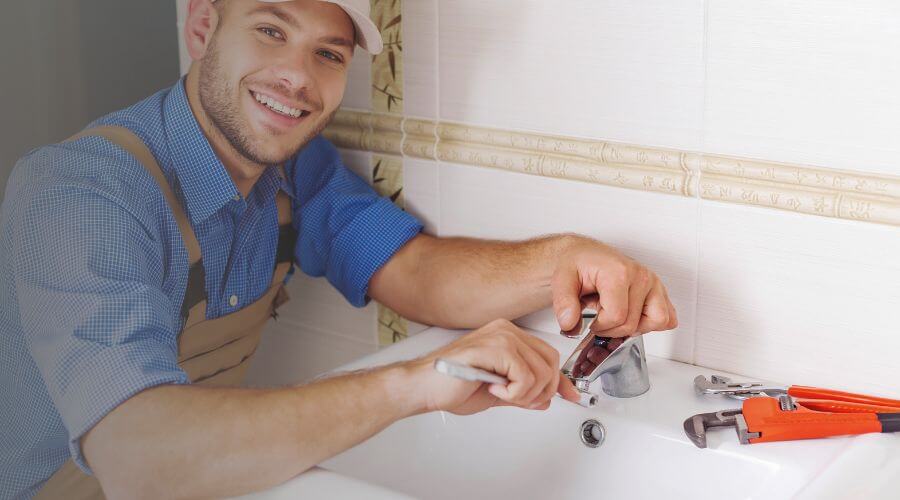 Expert burst pipe repair services in Reeds Spring, MO